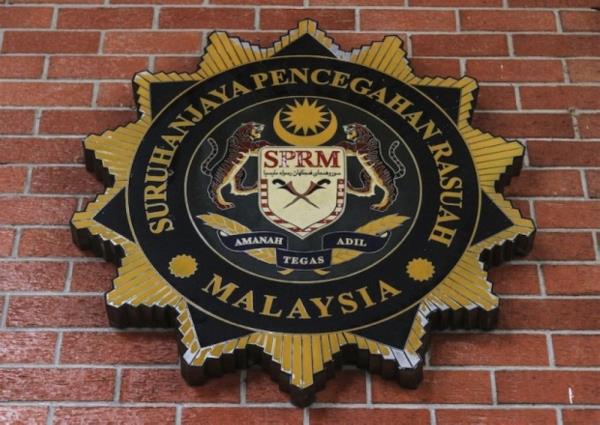MACC nabs senior police officer for allegedly taking bribes, recovers more than RM2m